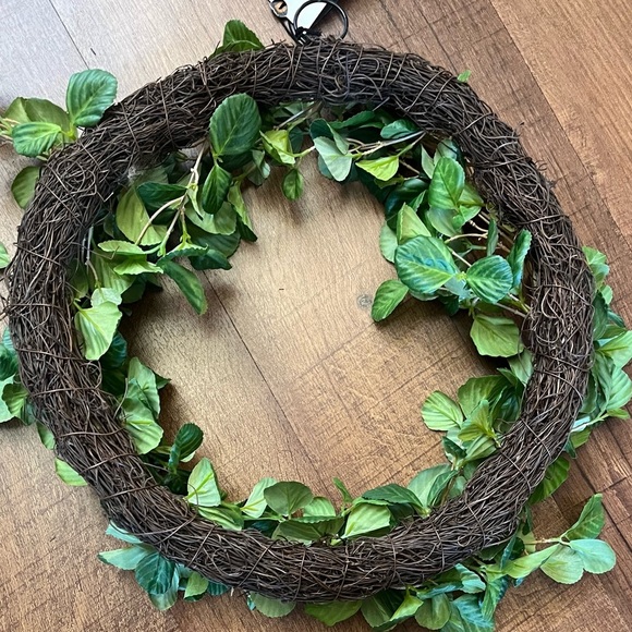 NWT hearth & hand magnolia 24 inch faux leaf wreath - Picture 4 of 5